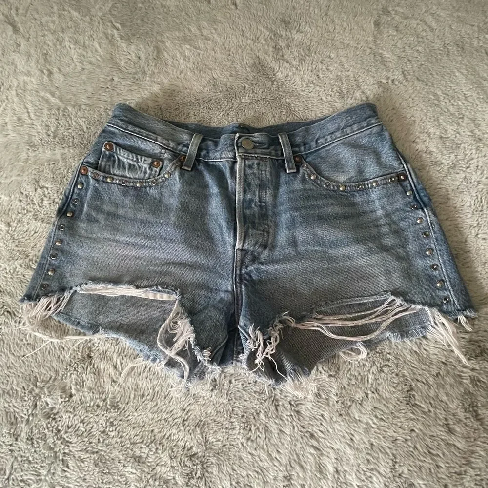 Levi’s 501 studded mini shorts size W28
